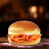 სენდვიჩი კვერცხით და ორაგულით