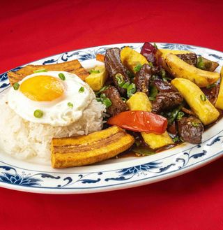 Lomo saltado a lo pobre