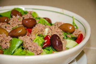 Tuna garden salata