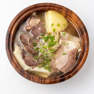 Мясо по-казахски с бульоном (250г)