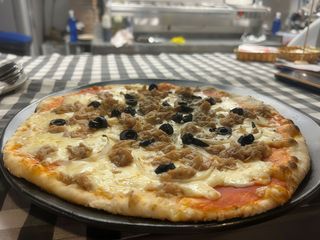 Pizza Napolitana (32 cm)