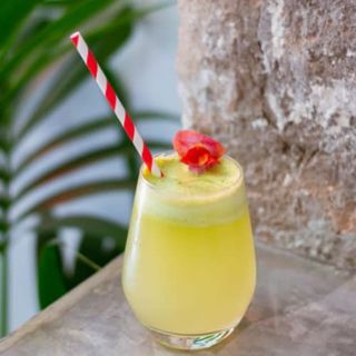 Zumo Natural De Manzana