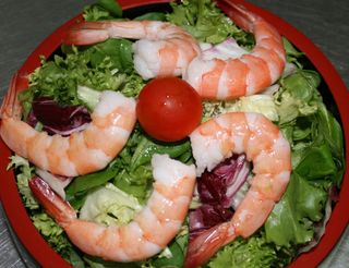 77，Ensalada con Gambas