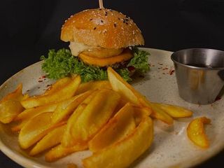 Бургер з Телятиною (380г)