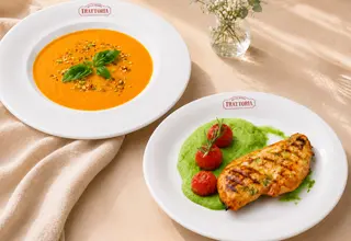 Gazpacho Rosso + Steak pui cu piure mazăre