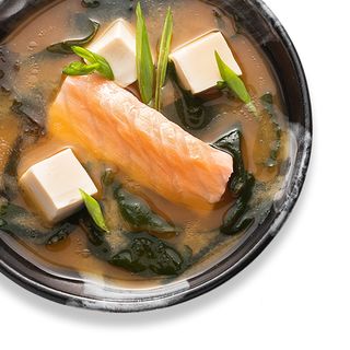 Мiсо суп з лососем