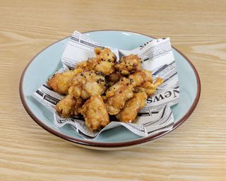 Dakgangjeong con salsa soja