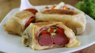 Enrollado salchipapa