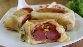 T&W Combo Wrap Salchipapa 