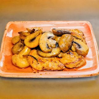 Пилешки скалопини  с гъбки (300г)