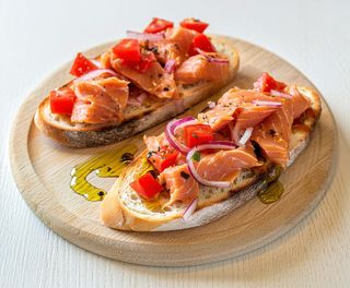 Bruschete cu ton