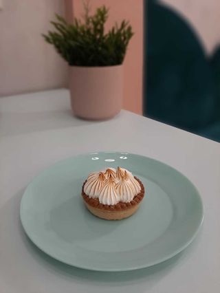 Tartă cu lemon crud și bezea