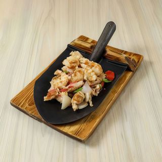 129. Teppanyaki de marisco a la parrilla