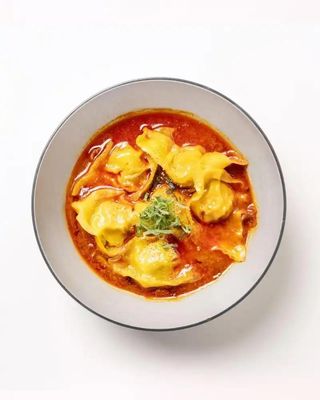 Wontony z Wieprzowiną i Grzybami w Sosie Chili