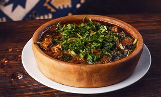 ჩაშუშული ხბოს ხორცით