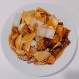 90. Pato Con Bambú Y Setas Chinas