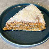 Трикутник зі згущеним молоком та кокосом