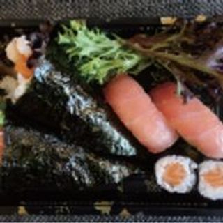 A17. Sushi temaki