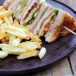 Samwich club house
