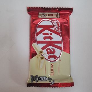 Kitkat white