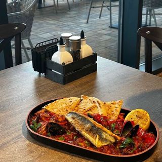 Tigaie picantă fructe de mare 2 pers.