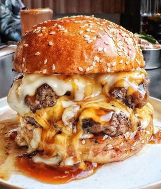 ორმაგი ბურგერი მეტი ყველით 