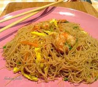 159. Spaghetti di riso con gamberi