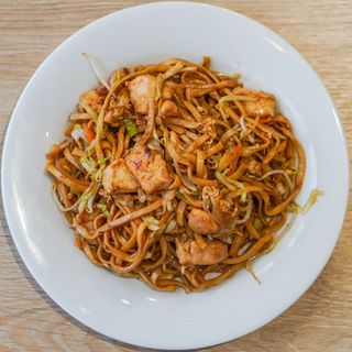 20.Спагети с пилешко и яйце (600г)