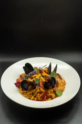 Tagliatelle proaspete cu fructe de mare