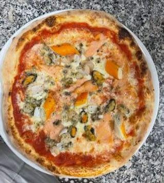 Pizza delizia di mare