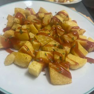 Ración De Patatas Bravas