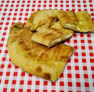 Calzone 4 Quesos (30 Cm.)