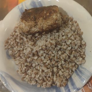 Гречка з котлетою 