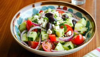 16. Овчарска салата