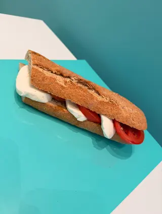 Sandwich caprese