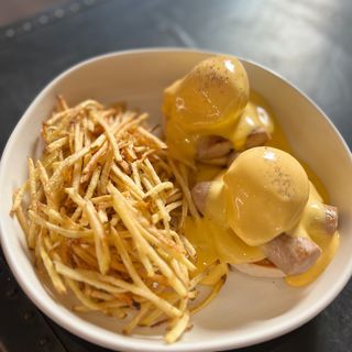 Huevos Benedict & Salchicha Inglesa