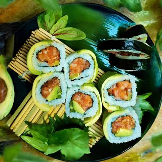 Uramaki Premium łosoś i węgorz