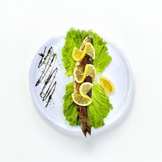 Филе от лаврак с гарнитура