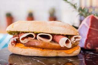 Bocadillo de porchetta