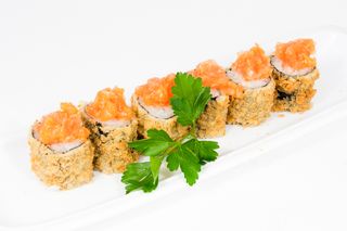 Hosomaki spicy salmon fritto