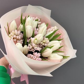 buchet cu lalele si zambile 