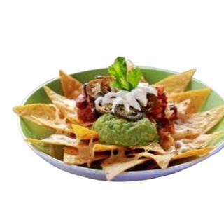 Nachos Con Salsa De Queso Cheddar Y Guacamole