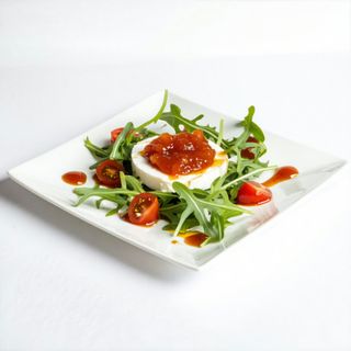 Ensalada De Queso De Cabra Con Mermelada De Tomate