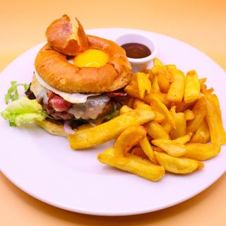 Hamburguesa completa + patatas fritas 