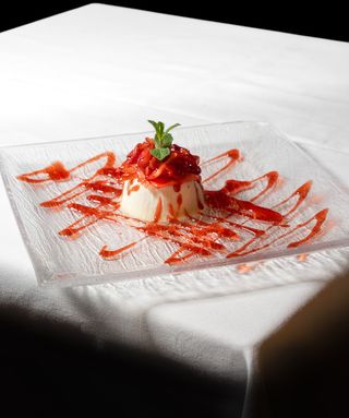 Panna cotta con cremina di fragole fresche