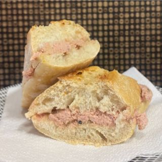Bocadillo Pitufo De Paté
