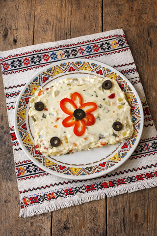 Salată de Boeuf cu piept de pui. Beuf salad.