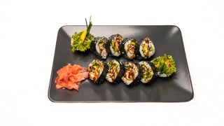 Futomaki Łosoś Pieczony 10szt