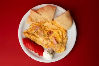 Omlet sa šunkom i kačkavaljem