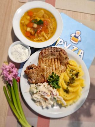 Karkówka grillowana z ziemnakami po wiejsku 